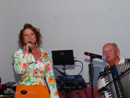 Künstler helfen Kinder - Mit Musik zur Menschlichkeit